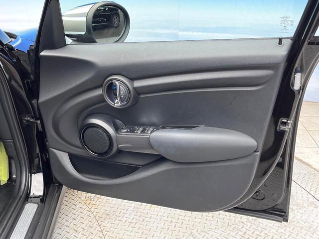 ＭＩＮＩ クーパーＤ　ワンオーナー　ペッパーＰＫＧ　カメラ／パーキングアシストＰＫＧ　ＬＥＤヘッドランプ／ユニオンジャックデザインＬＥＤリアランプ　純正ナビ　デュアルオートエアコン　スマートキー　禁煙車（38枚目）