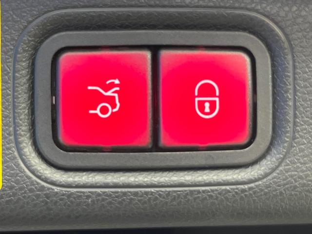 Eクラス E250 アバンギャルド スポーツ 全周囲カメラ レーダーセーフティPKG フットトランクオープナー ハーフレザーシート 前席シートヒーター 前席パワーシート オートマチックハイビーム 純正19インチAW COMMANDシステム 禁煙車(5枚目)