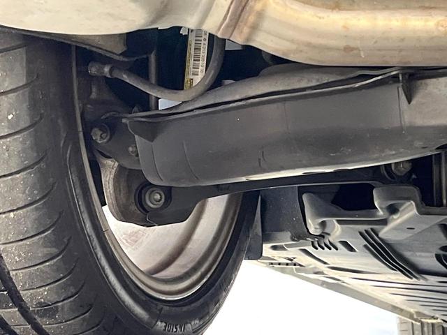 Eクラス E250 アバンギャルド スポーツ 全周囲カメラ レーダーセーフティPKG フットトランクオープナー ハーフレザーシート 前席シートヒーター 前席パワーシート オートマチックハイビーム 純正19インチAW COMMANDシステム 禁煙車(37枚目)