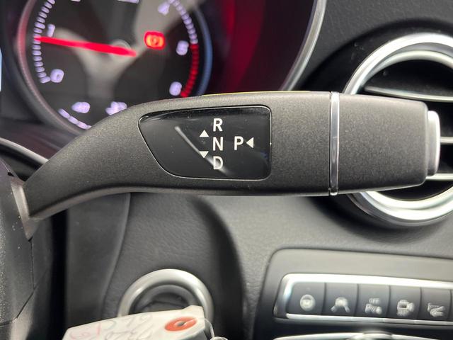 ＧＬＣ ＧＬＣ２２０ｄ　４マチックスポーツ　全周囲カメラ　ハーフレザーシート　全席シートヒーター　ヘッドアップディスプレイ　電動リアゲート　スポーツサスペンション　純正１９インチＡＷ　レーダーセーフティＰＫＧ　メモリー付きパワーシート　禁煙車（12枚目）