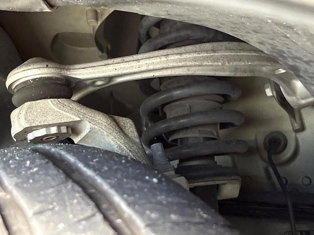 ＧＬＣ ＧＬＣ２２０ｄ　４マチックスポーツ　全周囲カメラ　ハーフレザーシート　全席シートヒーター　ヘッドアップディスプレイ　電動リアゲート　スポーツサスペンション　純正１９インチＡＷ　レーダーセーフティＰＫＧ　メモリー付きパワーシート　禁煙車（24枚目）