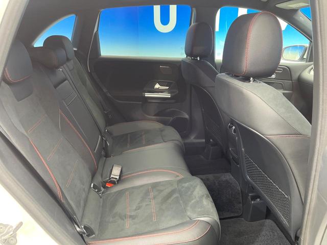 Ｂクラス Ｂ１８０　ＡＭＧライン　レーダーセーフティＰＫＧ　ナビゲーションＰＫＧ　アドバンスドＰＫＧ　ワンオーナー　ＡＰＰＬＥＣＡＲＰＬＡＹ　全周囲カメラ　半革シート　フットトランクオープナー　アンビエントライト　ハイビームアシスト（10枚目）