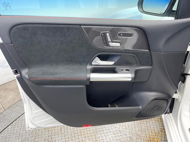 Ｂクラス Ｂ１８０　ＡＭＧライン　レーダーセーフティＰＫＧ　ナビゲーションＰＫＧ　アドバンスドＰＫＧ　ワンオーナー　ＡＰＰＬＥＣＡＲＰＬＡＹ　全周囲カメラ　半革シート　フットトランクオープナー　アンビエントライト　ハイビームアシスト（39枚目）