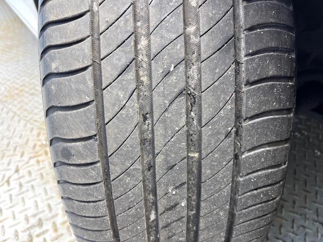 A4アバント 2.0TFSIクワトロ マトリクスLEDヘッドランプPKG ラグジュアリーPKG バーチャルコックピッド BangOlufsen3Dサウンドシステム 革シート 4ゾーンオートエアコン 電動リアゲート ハイビームアシスト 禁煙(23枚目)