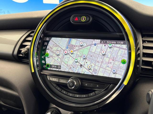 ＭＩＮＩ クーパーＤ　５ドア　ペッパーＰＫＧ　カメラ／パーキングアシストＰＫＧ　ＬＥＤヘッドランプ／ユニオンジャックデザインＬＥＤリアコンビネーションランプ　純正ナビ　デュアルオートエアコン　ＥＴＣ車載器　スマートキー（4枚目）