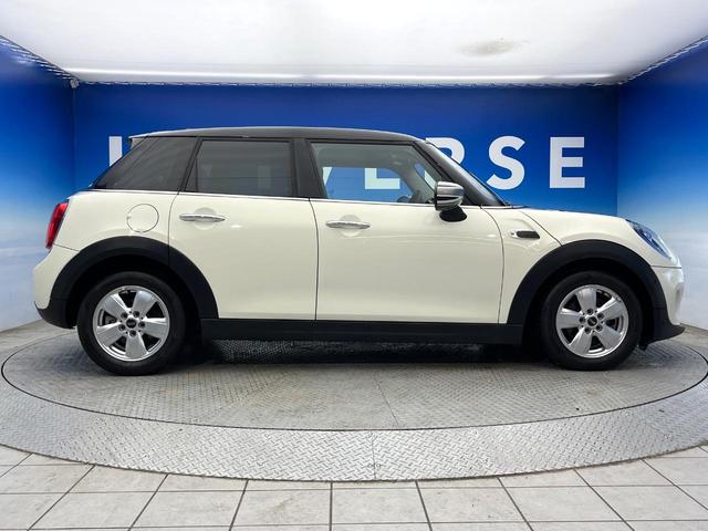 ＭＩＮＩ クーパーＤ　５ドア　ペッパーＰＫＧ　カメラ／パーキングアシストＰＫＧ　ＬＥＤヘッドランプ／ユニオンジャックデザインＬＥＤリアコンビネーションランプ　純正ナビ　デュアルオートエアコン　ＥＴＣ車載器　スマートキー（19枚目）