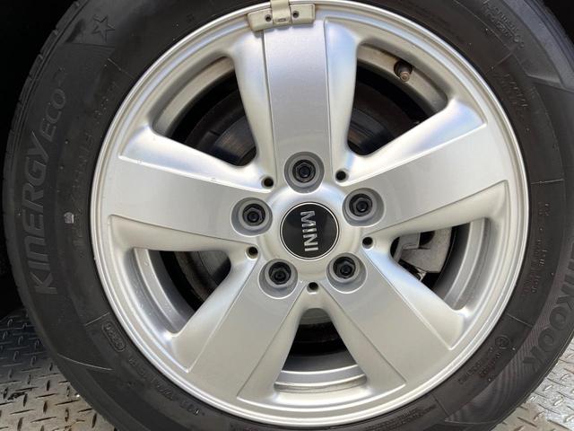 ＭＩＮＩ クーパーＤ　５ドア　ペッパーＰＫＧ　カメラ／パーキングアシストＰＫＧ　ＬＥＤヘッドランプ／ユニオンジャックデザインＬＥＤリアコンビネーションランプ　純正ナビ　デュアルオートエアコン　ＥＴＣ車載器　スマートキー（31枚目）