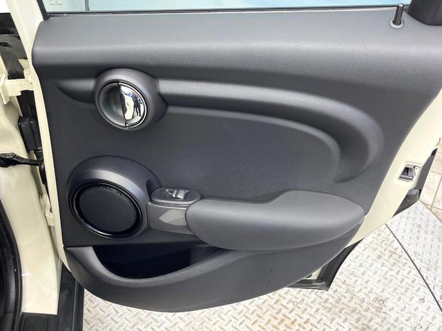 ＭＩＮＩ クーパーＤ　５ドア　ペッパーＰＫＧ　カメラ／パーキングアシストＰＫＧ　ＬＥＤヘッドランプ／ユニオンジャックデザインＬＥＤリアコンビネーションランプ　純正ナビ　デュアルオートエアコン　ＥＴＣ車載器　スマートキー（37枚目）