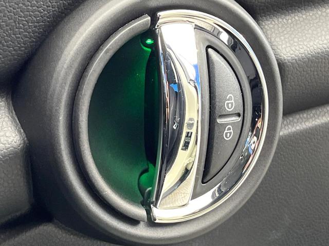 ＭＩＮＩ クーパーＤ　５ドア　ペッパーＰＫＧ　カメラ／パーキングアシストＰＫＧ　ＬＥＤヘッドランプ／ユニオンジャックデザインＬＥＤリアコンビネーションランプ　純正ナビ　デュアルオートエアコン　ＥＴＣ車載器　スマートキー（47枚目）