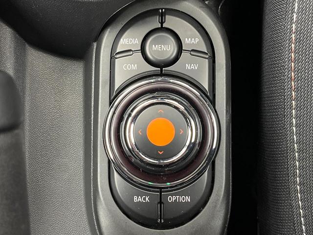 ＭＩＮＩ クーパーＤ　５ドア　ペッパーＰＫＧ　カメラ／パーキングアシストＰＫＧ　ＬＥＤヘッドランプ／ユニオンジャックデザインＬＥＤリアコンビネーションランプ　純正ナビ　デュアルオートエアコン　ＥＴＣ車載器　スマートキー（57枚目）