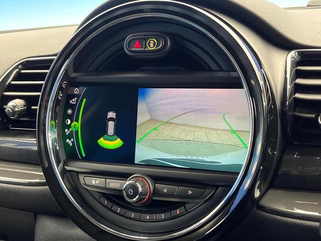 ＭＩＮＩ クラブマン　バッキンガム　後期モデル　カメラＰＫＧ　アクティブクルーズコントロール　純正ナビ　ＬＥＤヘッドランプ　ユニオンジャックデザインＬＥＤリアコンビネーションランプ　スマートキー　ＥＴＣ車載器　禁煙車（5枚目）