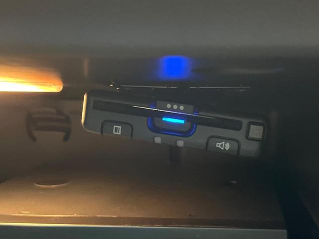 ＭＩＮＩ クラブマン　バッキンガム　後期モデル　カメラＰＫＧ　アクティブクルーズコントロール　純正ナビ　ＬＥＤヘッドランプ　ユニオンジャックデザインＬＥＤリアコンビネーションランプ　スマートキー　ＥＴＣ車載器　禁煙車（8枚目）