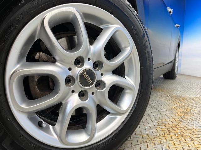 ＭＩＮＩ クラブマン　バッキンガム　後期モデル　カメラＰＫＧ　アクティブクルーズコントロール　純正ナビ　ＬＥＤヘッドランプ　ユニオンジャックデザインＬＥＤリアコンビネーションランプ　スマートキー　ＥＴＣ車載器　禁煙車（15枚目）