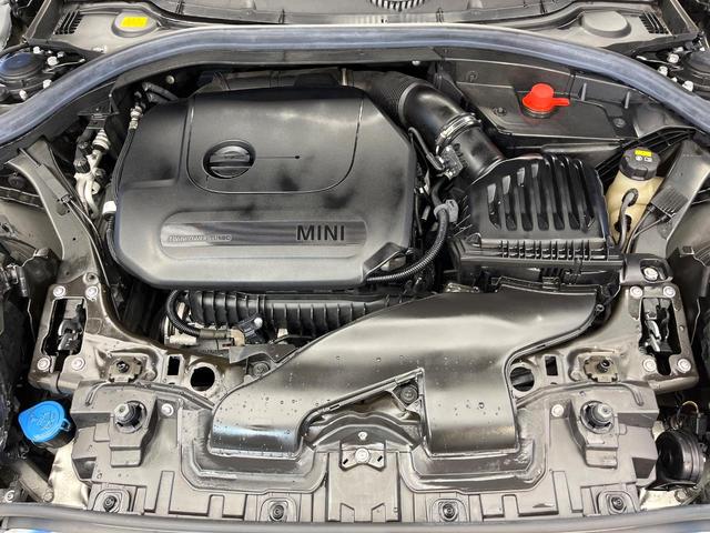 ＭＩＮＩ クラブマン　バッキンガム　後期モデル　カメラＰＫＧ　アクティブクルーズコントロール　純正ナビ　ＬＥＤヘッドランプ　ユニオンジャックデザインＬＥＤリアコンビネーションランプ　スマートキー　ＥＴＣ車載器　禁煙車（21枚目）