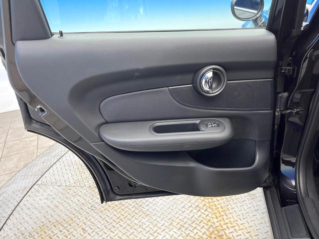 ＭＩＮＩ クラブマン　バッキンガム　後期モデル　カメラＰＫＧ　アクティブクルーズコントロール　純正ナビ　ＬＥＤヘッドランプ　ユニオンジャックデザインＬＥＤリアコンビネーションランプ　スマートキー　ＥＴＣ車載器　禁煙車（45枚目）