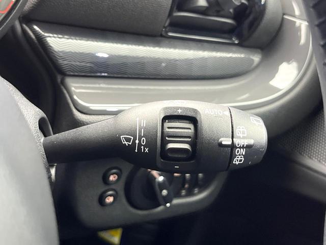 ＭＩＮＩ クラブマン　バッキンガム　後期モデル　カメラＰＫＧ　アクティブクルーズコントロール　純正ナビ　ＬＥＤヘッドランプ　ユニオンジャックデザインＬＥＤリアコンビネーションランプ　スマートキー　ＥＴＣ車載器　禁煙車（53枚目）