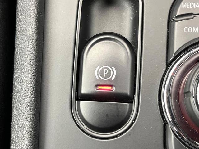 ＭＩＮＩ クラブマン　バッキンガム　後期モデル　カメラＰＫＧ　アクティブクルーズコントロール　純正ナビ　ＬＥＤヘッドランプ　ユニオンジャックデザインＬＥＤリアコンビネーションランプ　スマートキー　ＥＴＣ車載器　禁煙車（61枚目）