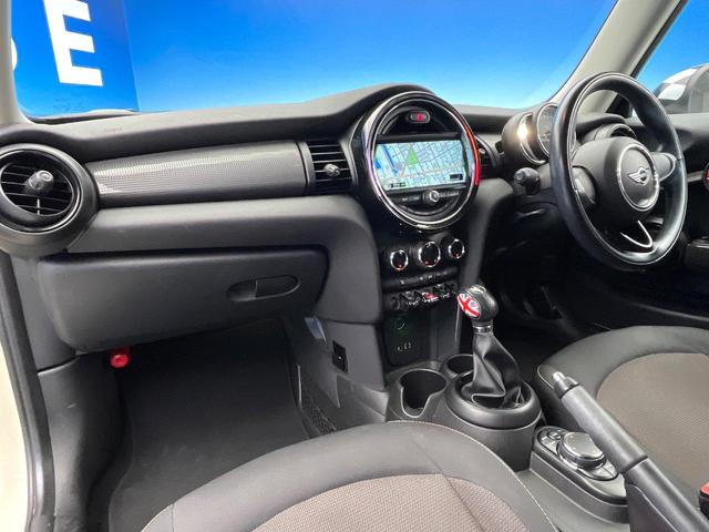 MINI クーパーD 3ドア ペッパーPKG ナビゲーションPKG LEDヘッドランプ/LEDフロントフォグランプ デュアルオートエアコン プライバシーガラス スマートキー Bluetooth 禁煙車(46枚目)