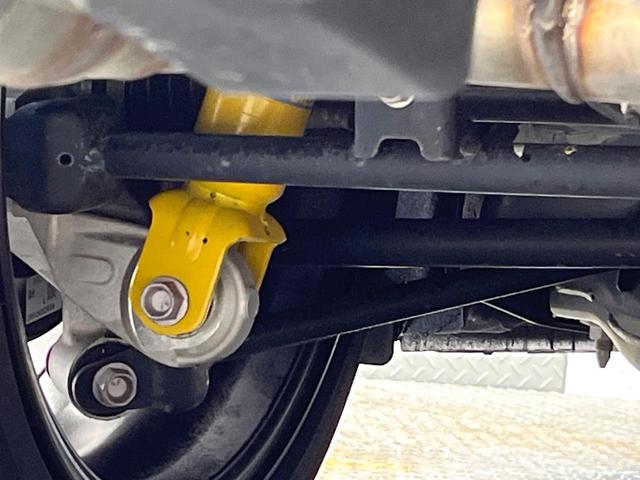 アバルト124 スパイダー ベースグレード 6MT 「ABARTH」ロゴ入革/アルカンターラコンビシート クルーズコントロール クリアランスソナー オートエアコン 純正17インチアルミ バックカメラ スマートキー ETC メモリーナビ 禁煙車(24枚目)