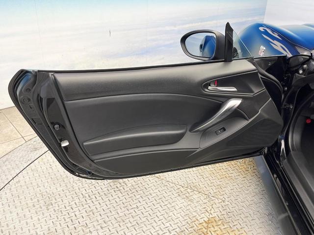 アバルト124 スパイダー ベースグレード 6MT 「ABARTH」ロゴ入革/アルカンターラコンビシート クルーズコントロール クリアランスソナー オートエアコン 純正17インチアルミ バックカメラ スマートキー ETC メモリーナビ 禁煙車(38枚目)