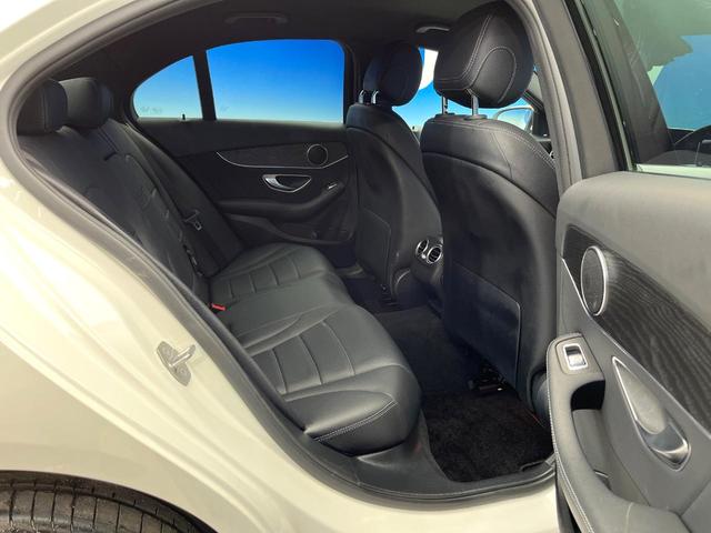 Cクラス C220d ローレウスエディション レーダーセーフティパッケージ クリアランスソナー アダプティブハイビームアシストプラス LEDヘッドランプ 黒革シート 前席シートヒーター 前席パワーシート 純正ナビ バックカメラ フルセグTV(10枚目)