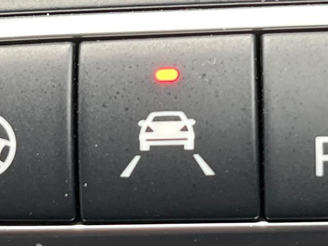 Cクラス C220d ローレウスエディション レーダーセーフティパッケージ クリアランスソナー アダプティブハイビームアシストプラス LEDヘッドランプ 黒革シート 前席シートヒーター 前席パワーシート 純正ナビ バックカメラ フルセグTV(55枚目)