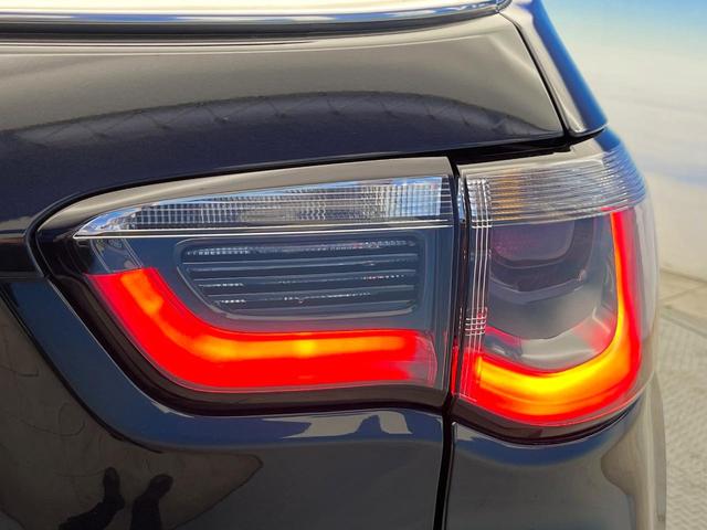 ジープ・コンパス リミテッド 後期モデル 全周囲カメラ ハンズフリーパワーバックドア 革シート 前席シートヒーター 前席パワーシート アダプティブクルーズコントロール オートブレーキホールド オートハイビーム 純正ナビ 禁煙車(26枚目)