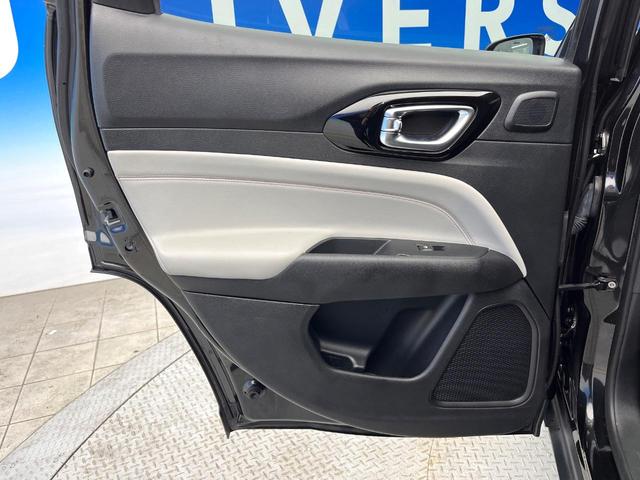 ジープ・コンパス リミテッド 後期モデル 全周囲カメラ ハンズフリーパワーバックドア 革シート 前席シートヒーター 前席パワーシート アダプティブクルーズコントロール オートブレーキホールド オートハイビーム 純正ナビ 禁煙車(40枚目)