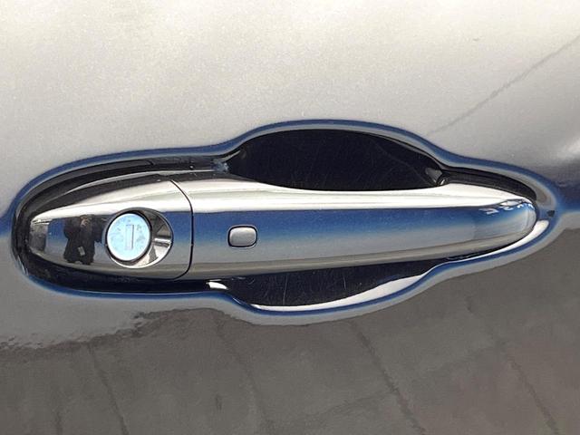 ジープ・コンパス リミテッド 後期モデル 全周囲カメラ ハンズフリーパワーバックドア 革シート 前席シートヒーター 前席パワーシート アダプティブクルーズコントロール オートブレーキホールド オートハイビーム 純正ナビ 禁煙車(46枚目)