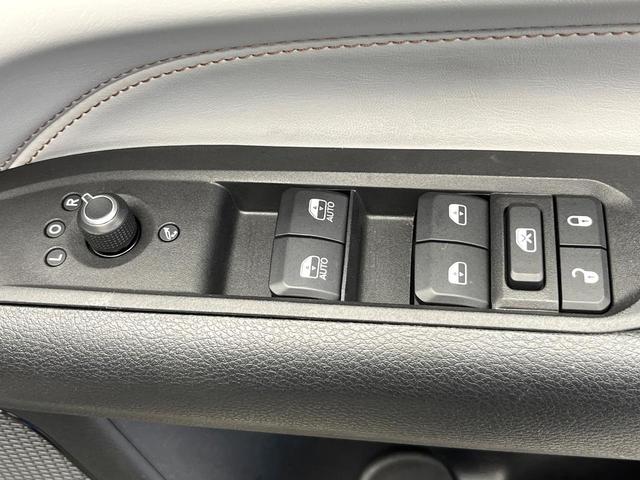 ジープ・コンパス リミテッド 後期モデル 全周囲カメラ ハンズフリーパワーバックドア 革シート 前席シートヒーター 前席パワーシート アダプティブクルーズコントロール オートブレーキホールド オートハイビーム 純正ナビ 禁煙車(48枚目)