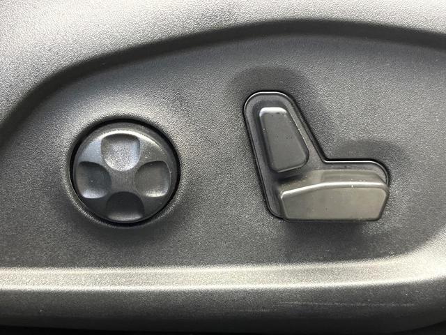 ジープ・コンパス リミテッド 後期モデル 全周囲カメラ ハンズフリーパワーバックドア 革シート 前席シートヒーター 前席パワーシート アダプティブクルーズコントロール オートブレーキホールド オートハイビーム 純正ナビ 禁煙車(49枚目)