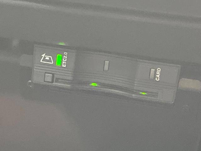 ジープ・コンパス リミテッド 後期モデル 全周囲カメラ ハンズフリーパワーバックドア 革シート 前席シートヒーター 前席パワーシート アダプティブクルーズコントロール オートブレーキホールド オートハイビーム 純正ナビ 禁煙車(57枚目)