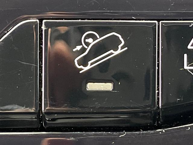 ジープ・コンパス リミテッド 後期モデル 全周囲カメラ ハンズフリーパワーバックドア 革シート 前席シートヒーター 前席パワーシート アダプティブクルーズコントロール オートブレーキホールド オートハイビーム 純正ナビ 禁煙車(59枚目)