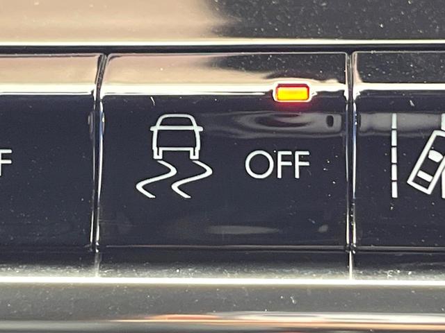 ジープ・コンパス リミテッド 後期モデル 全周囲カメラ ハンズフリーパワーバックドア 革シート 前席シートヒーター 前席パワーシート アダプティブクルーズコントロール オートブレーキホールド オートハイビーム 純正ナビ 禁煙車(66枚目)