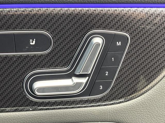 GLAクラス GLA200d 4マチック AMGライン パノラミックスライディングルーフ レザーエクスクルーシブPKG アドバンスドPKG ナビゲーションPKG アンビエントライト フットトランクオープナー ハイビームアシストプラス 地デジTV 禁煙車(10枚目)