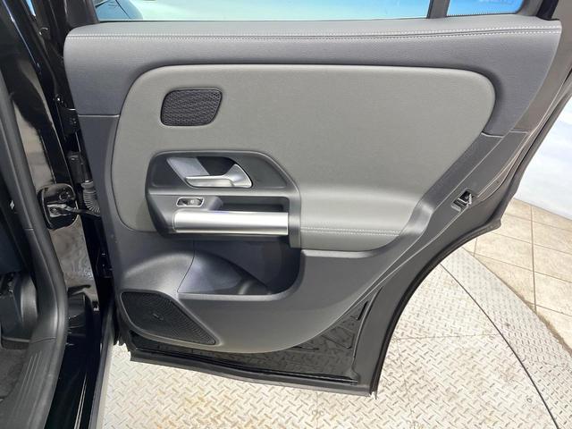 GLAクラス GLA200d 4マチック AMGライン パノラミックスライディングルーフ レザーエクスクルーシブPKG アドバンスドPKG ナビゲーションPKG アンビエントライト フットトランクオープナー ハイビームアシストプラス 地デジTV 禁煙車(46枚目)