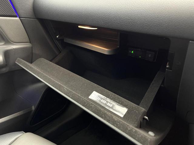 GLAクラス GLA200d 4マチック AMGライン パノラミックスライディングルーフ レザーエクスクルーシブPKG アドバンスドPKG ナビゲーションPKG アンビエントライト フットトランクオープナー ハイビームアシストプラス 地デジTV 禁煙車(67枚目)