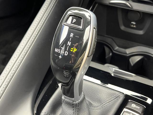 X1 xDrive 18d xライン 後期モデル 4WD 電動リアゲート LEDヘッドランプ オートライト 前席パワーシート 純正18インチアルミ バックカメラ Bluetooth再生 ワンオーナー 禁煙車(13枚目)