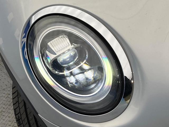 MINI クーパーSD カメラパーキングアシストPKG スポーツドライビングPKG ペッパーPKG アダプディブクルーズ LEDヘッドランプ 純正17インチアルミ バックカメラ Bluetooth再生 禁煙車(23枚目)