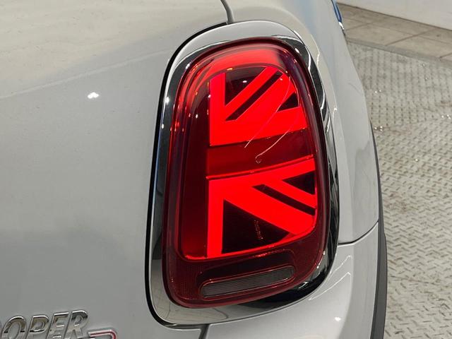 MINI クーパーSD カメラパーキングアシストPKG スポーツドライビングPKG ペッパーPKG アダプディブクルーズ LEDヘッドランプ 純正17インチアルミ バックカメラ Bluetooth再生 禁煙車(24枚目)