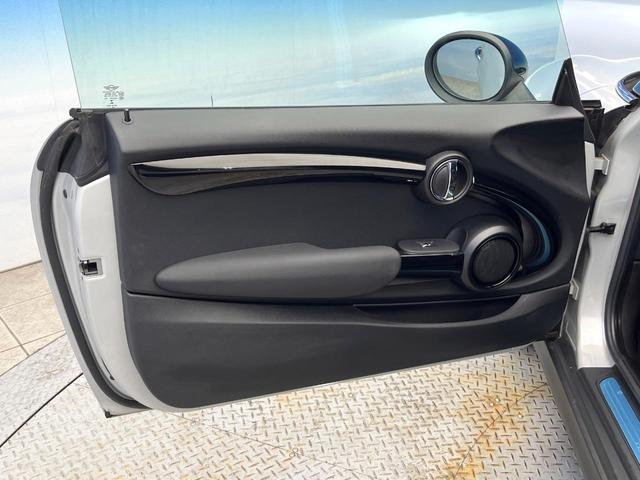 MINI クーパーSD カメラパーキングアシストPKG スポーツドライビングPKG ペッパーPKG アダプディブクルーズ LEDヘッドランプ 純正17インチアルミ バックカメラ Bluetooth再生 禁煙車(38枚目)