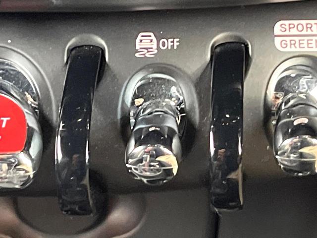 MINI クーパーSD カメラパーキングアシストPKG スポーツドライビングPKG ペッパーPKG アダプディブクルーズ LEDヘッドランプ 純正17インチアルミ バックカメラ Bluetooth再生 禁煙車(53枚目)