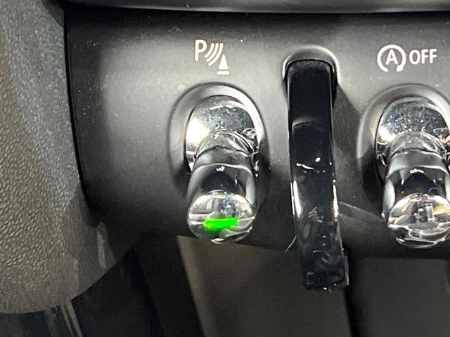 MINI クーパーSD カメラパーキングアシストPKG スポーツドライビングPKG ペッパーPKG アダプディブクルーズ LEDヘッドランプ 純正17インチアルミ バックカメラ Bluetooth再生 禁煙車(56枚目)