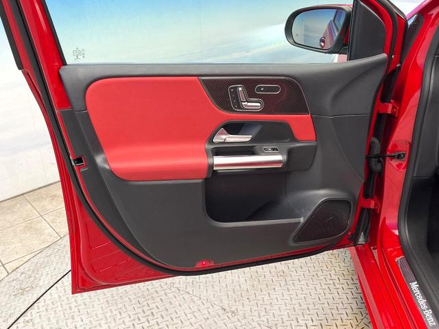 Ｂクラス Ｂ１８０　ＡＭＧライン　ＡＭＧレザーエクスクルーシブＰＫＧ　ナビゲーション‘ＰＫＧ　レーダーセーフティＰＫＧ　ナビゲーションＰＫＧ　アドバンスドＰＫＧ　アダプティブハイビームアシスト　フットトランクオープナー　禁煙車（25枚目）