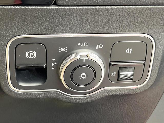 Ｂクラス Ｂ１８０　ＡＭＧライン　ＡＭＧレザーエクスクルーシブＰＫＧ　ナビゲーション‘ＰＫＧ　レーダーセーフティＰＫＧ　ナビゲーションＰＫＧ　アドバンスドＰＫＧ　アダプティブハイビームアシスト　フットトランクオープナー　禁煙車（49枚目）