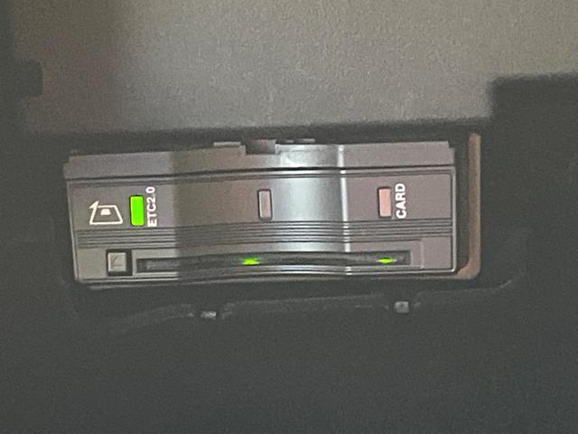 Ｂクラス Ｂ１８０　ＡＭＧライン　ＡＭＧレザーエクスクルーシブＰＫＧ　ナビゲーション‘ＰＫＧ　レーダーセーフティＰＫＧ　ナビゲーションＰＫＧ　アドバンスドＰＫＧ　アダプティブハイビームアシスト　フットトランクオープナー　禁煙車（67枚目）