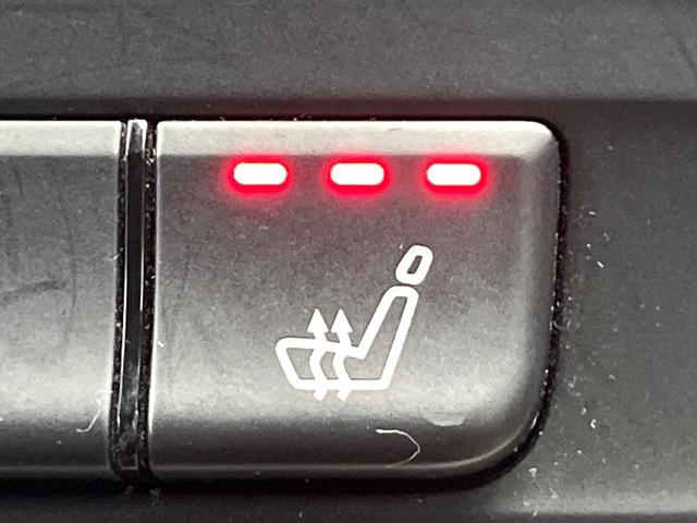 CLAクラス CLA250 4マチック レーダーセーフティPKG AMGレザーエクスクルーシブPKG 革シート シートヒーター デュアルオートエアコン オートマチックハイビーム HIDヘッドライト 純正ナビ バックカメラ 4WD 禁煙車(6枚目)