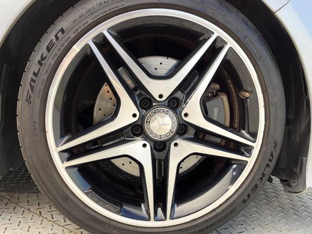 CLAクラス CLA250 4マチック レーダーセーフティPKG AMGレザーエクスクルーシブPKG 革シート シートヒーター デュアルオートエアコン オートマチックハイビーム HIDヘッドライト 純正ナビ バックカメラ 4WD 禁煙車(30枚目)