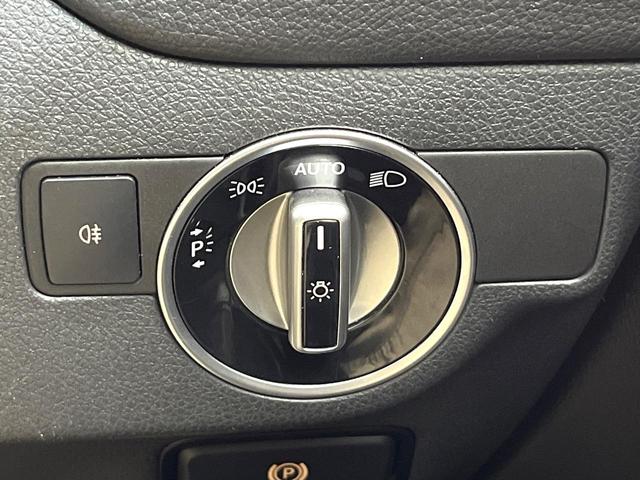 CLAクラス CLA250 4マチック レーダーセーフティPKG AMGレザーエクスクルーシブPKG 革シート シートヒーター デュアルオートエアコン オートマチックハイビーム HIDヘッドライト 純正ナビ バックカメラ 4WD 禁煙車(51枚目)