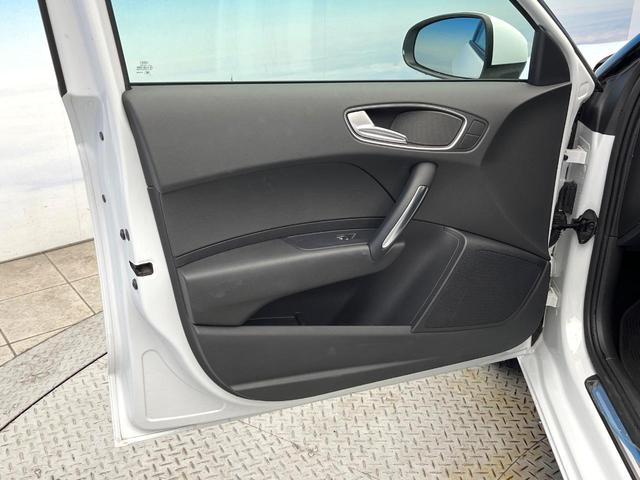 A1スポーツバック ピアニッシモエディション 後期モデル 125台限定特別仕様車 HIDヘッドライト ヘッドランプウォッシャー オートエアコン 前席シートヒーター アドバンスドキー パーキングシステム SSDナビ 地デジTV ETC車載器 禁煙シ(40枚目)